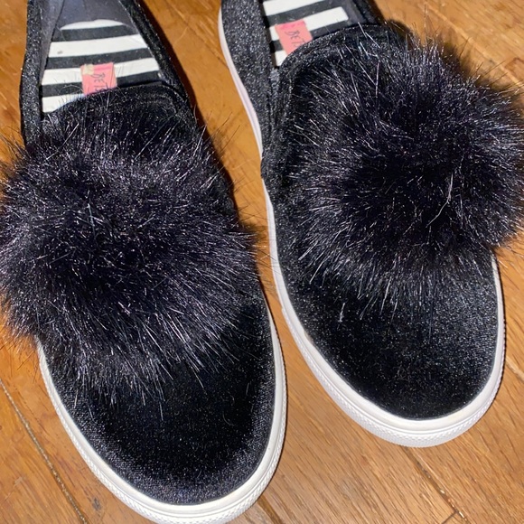 Women’s Betsey Johnson Shoes - Picture 2 of 6